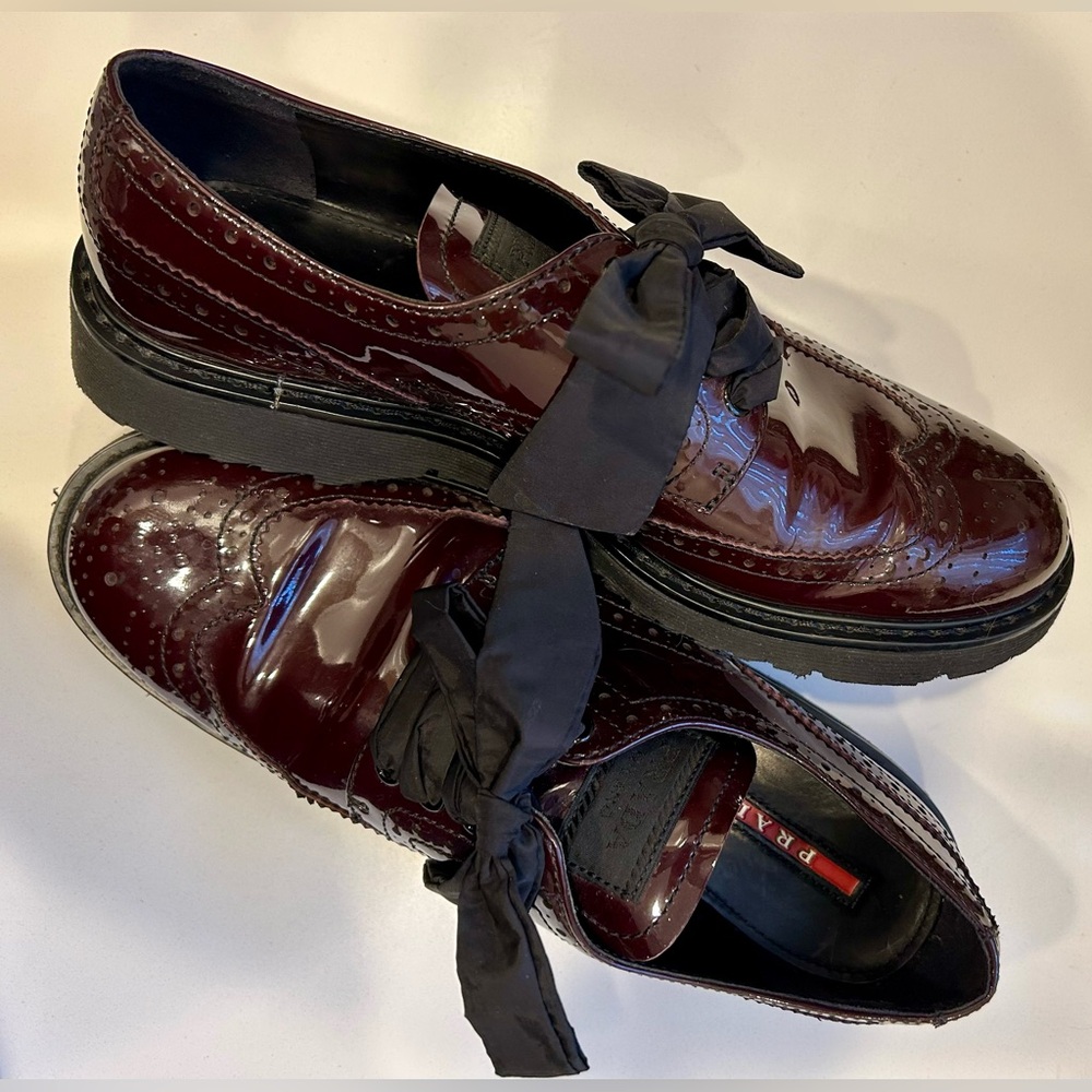 Prada Women's Burgundy Patent Leather Brogues size 38.5 - US8